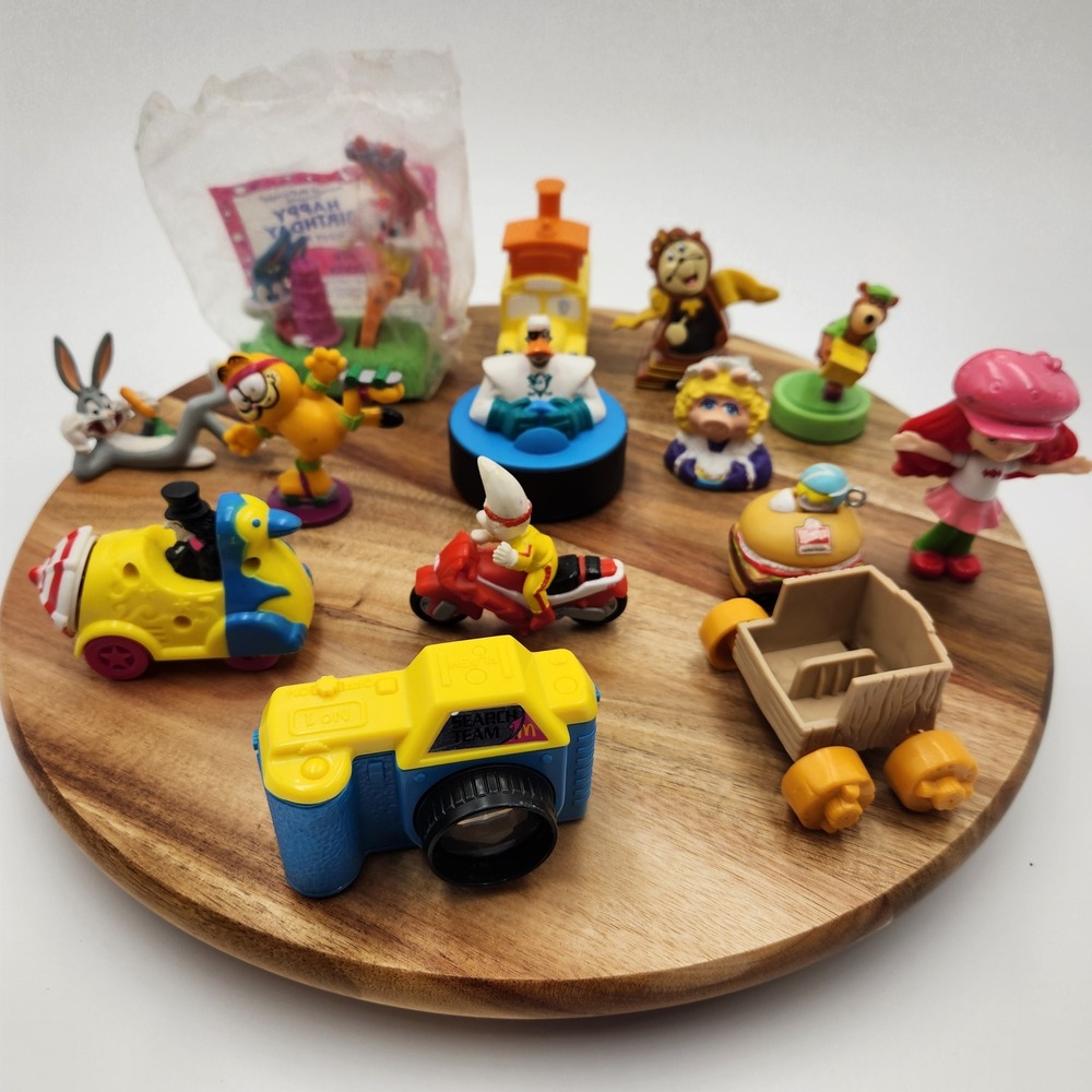 Vintage Fast Food Toy Lot McDonalds Wendys Tiny Toons Garfield Yogi Bear 13pc